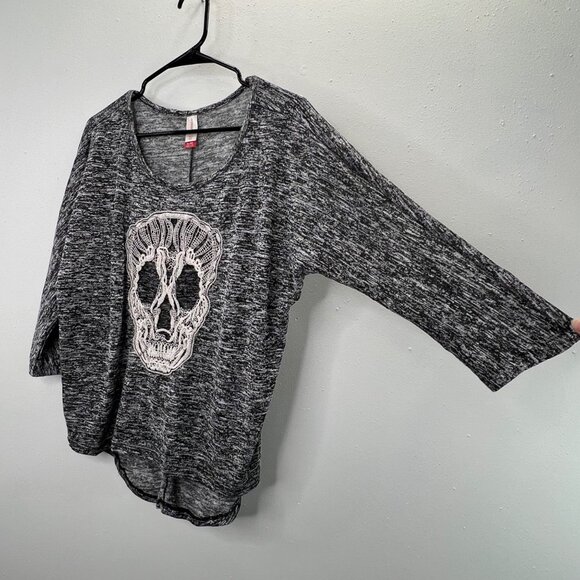 No Boundaries Knit Skull Top Shirt XL 15-17 Black Loose Oversized Embroidered - Picture 2 of 7
